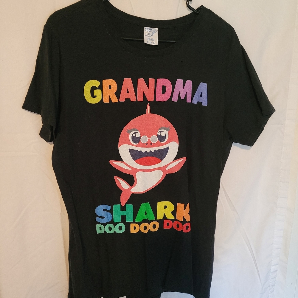 T Shirt womens XL